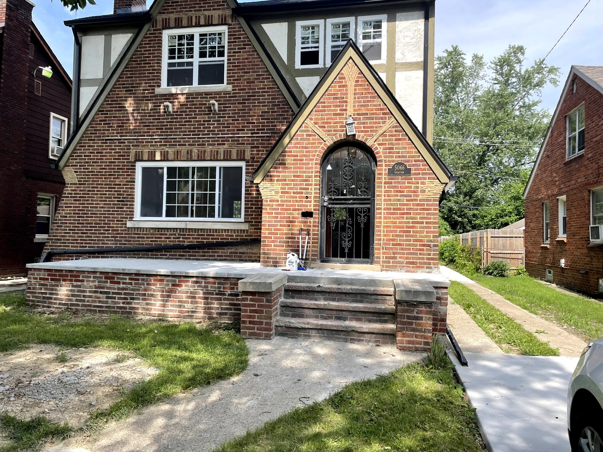 Property fence and gate installation in Michigan